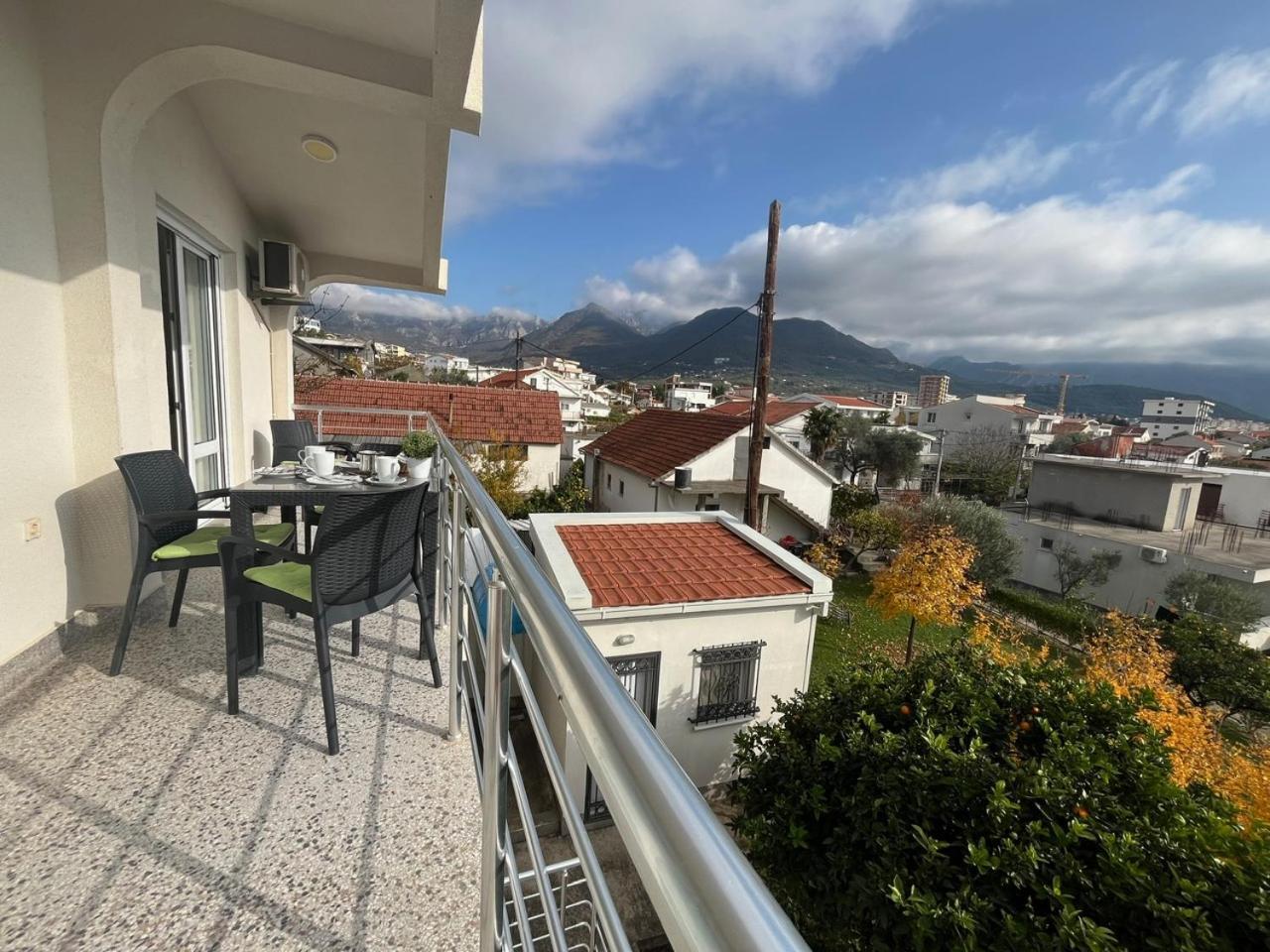 Gosa Apartments Bar Exterior foto